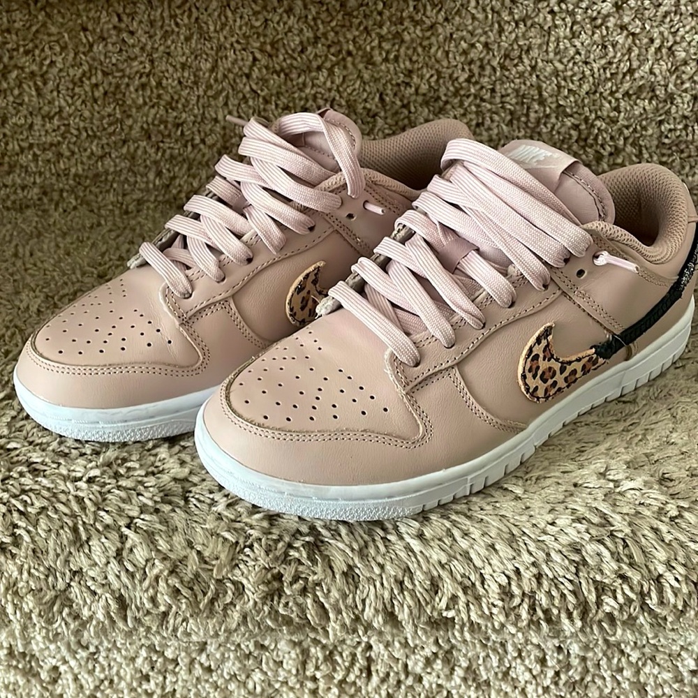 Nike dunk lows Primal pink